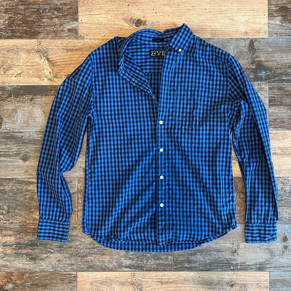 Rye button up size medium
